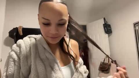 LittleCutieChloe online show from January 12, 2026, 11:32 pm