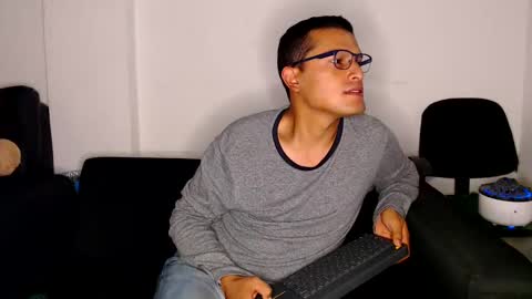 Manu online show from September 17, 2025, 2:57 am