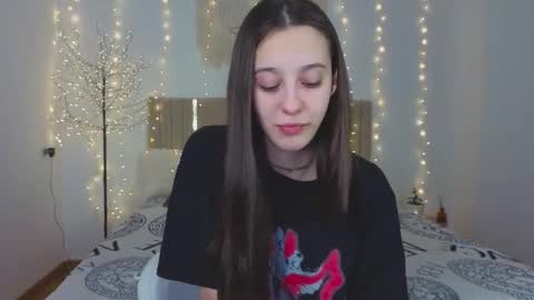 Lana online show from December 17, 2025, 7:36 am