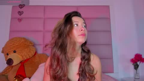 littlee_emma_ online show from January 10, 2025, 3:18 am