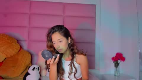 littlee_emma_ online show from January 13, 2025, 3:12 am