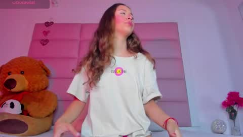 littlee_emma_ online show from January 23, 2025, 3:16 am