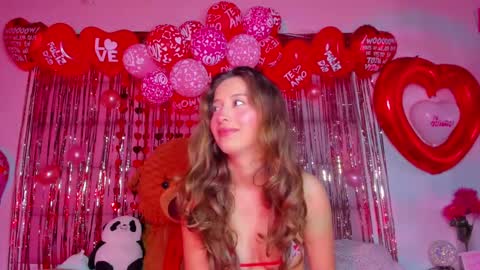 littlee_emma_ online show from February 17, 2025, 2:53 am