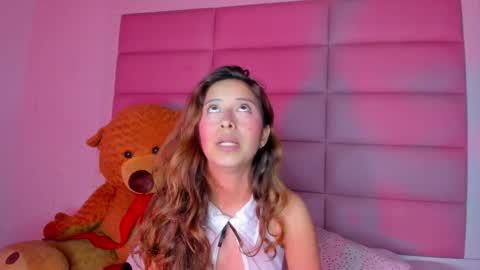 littlee_emma_ online show from February 21, 2025, 3:56 am