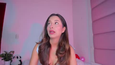 littlee_emma_ online show from September 24, 2025, 4:16 am