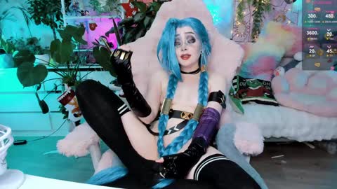 Riza Riri Puff  online show from January 7, 2025, 9:14 pm