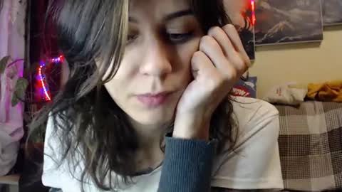 littlehappines online show from February 10, 2025, 8:31 pm