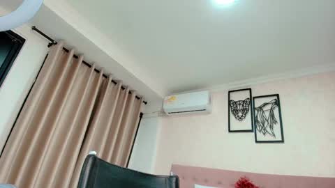 Sarahs Room online show from March 1, 2025, 3:43 am