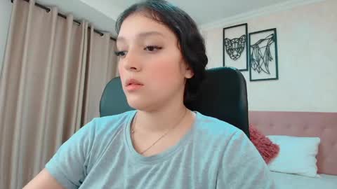 Snapshot of littlemolly_pregnant chatting on May 22, 2026, 1:57 am Sarahs Room online show from May 22, 2026, 1:57 am