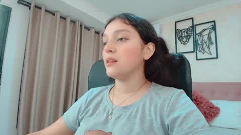 Snapshot of littlemolly_pregnant chatting on May 29, 2026, 3:04 am Sarahs Room online show from May 29, 2026, 3:04 am