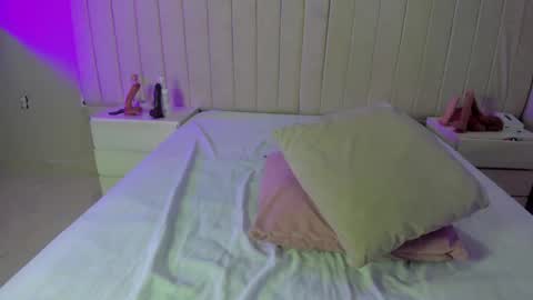 im olivia IG littleolivia01 online show from January 10, 2026, 1:02 pm