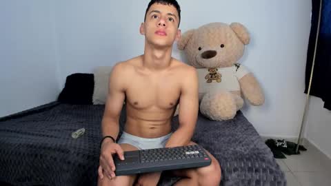 Snapshot of littleparker chatting on December 21, 2025, 12:56 pm PARKER online show from December 21, 2025, 12:56 pm