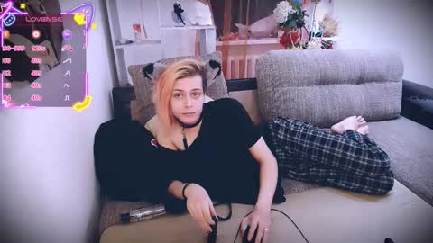 Snapshot of littlepinkcat chatting on November 26, 2025, 5:19 am Felix online show from November 26, 2025, 5:19 am