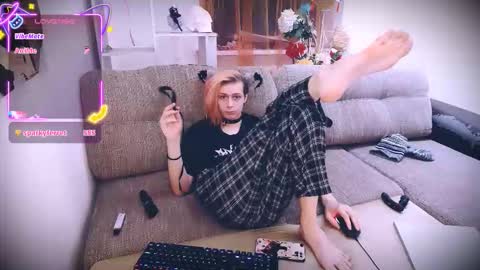 Snapshot of littlepinkcat chatting on November 29, 2025, 8:28 am Felix online show from November 29, 2025, 8:28 am