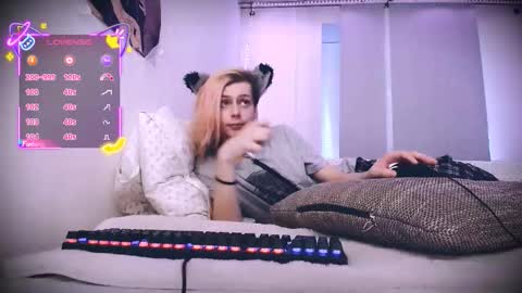 Snapshot of littlepinkcat chatting on December 4, 2025, 6:44 am Felix online show from December 4, 2025, 6:44 am