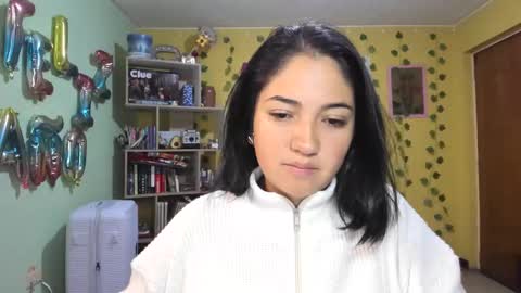 Mia  Wednesday to Sunday 730 am to 1030 am Colombian Hour D online show from December 23, 2024, 4:01 am