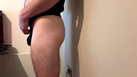 Snapshot of littleprincegotkinky chatting on September 30, 2025, 10:48 pm yettobebroken online show from September 30, 2025, 10:48 pm