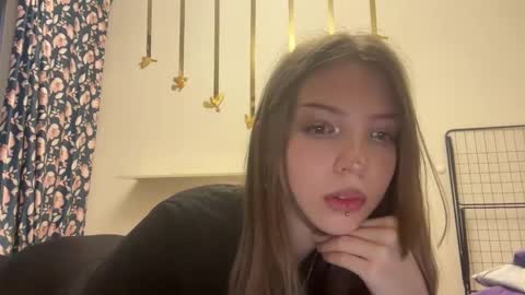 littleprincess3000 online show from April 4, 2026, 2:47 pm