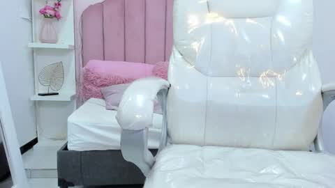  sofii  online show from October 1, 2025, 12:05 am