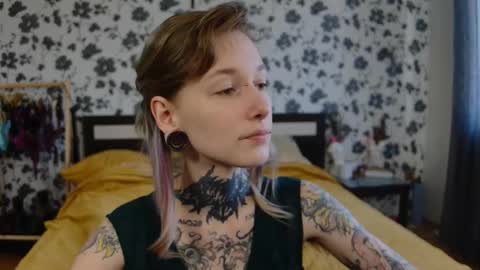 Snapshot of littlespacemouse chatting on October 22, 2025, 9:42 am Niki free tg channel with some photos gifs and info about streams online show from October 22, 2025, 9:42 am