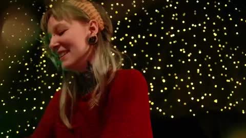 Snapshot of littlespacemouse chatting on March 4, 2026, 3:40 pm Niki free tg channel with some photos gifs and info about streams online show from March 4, 2026, 3:40 pm