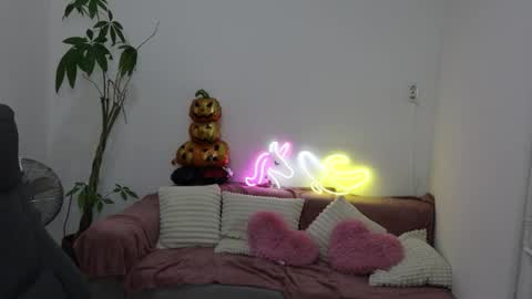 littlestellaspark online show from October 7, 2025, 3:31 pm