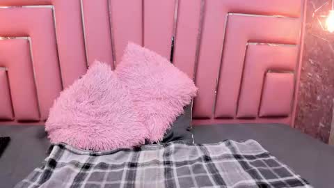 Sussy  online show from November 14, 2025, 12:04 pm