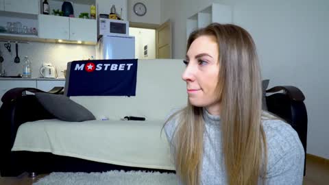 Little Tifany online show from January 8, 2025, 10:04 am