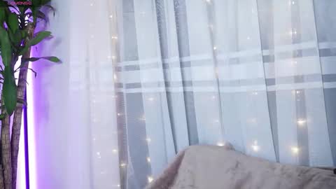 littletammy_ online show from October 4, 2025, 2:26 pm