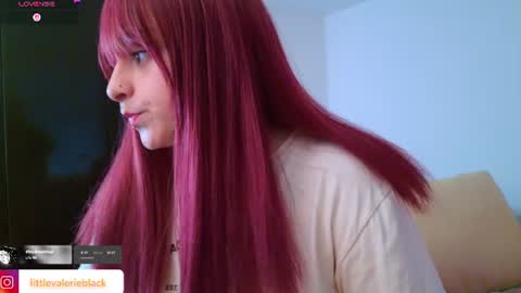 Snapshot of littlevalerie chatting on July 8, 2026, 1:43 am Valerie online show from July 8, 2026, 1:43 am