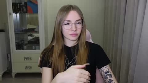 Eliana online show from December 3, 2024, 1:21 pm