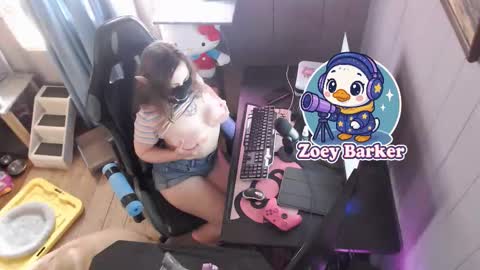 littlezoey2007 online show from September 19, 2025, 6:59 am