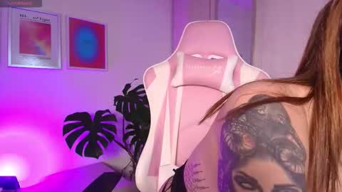 Junne liu online show from November 26, 2025, 10:00 pm