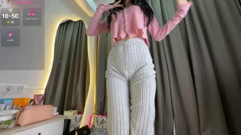 Snapshot of liuli_flower chatting on May 16, 2026, 7:45 pm liuli_flower online show from May 16, 2026, 7:45 pm