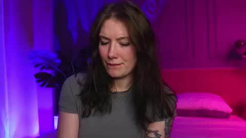 Liv 3 online show from November 22, 2025, 1:43 pm