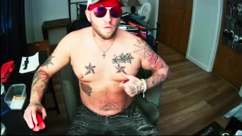 Snapshot of livingpuddle chatting on April 15, 2026, 2:02 pm livingpuddle online show from April 15, 2026, 2:02 pm