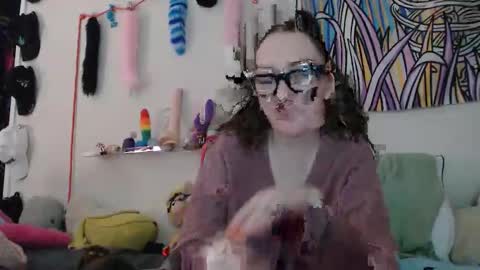 livingtrash online show from December 18, 2025, 10:43 am