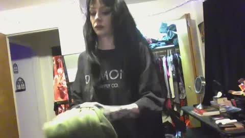 Liv Mirage online show from January 19, 2025, 2:36 am