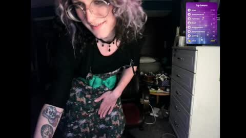 Snapshot of livolioyo chatting on December 31, 2024, 9:39 pm Livolio online show from December 31, 2024, 9:39 pm