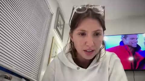 Snapshot of livvyybearxx chatting on June 13, 2026, 10:24 am liv online show from June 13, 2026, 10:24 am