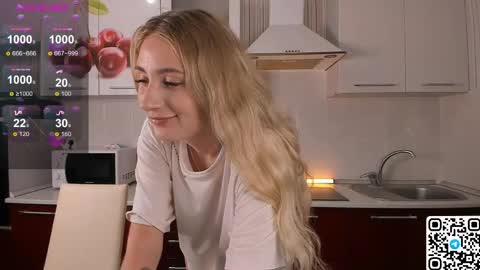 Snapshot of livyybosom chatting on June 5, 2026, 4:35 pm My name is Livy Nice to meet you Thumbs up please its important online show from June 5, 2026, 4:35 pm