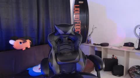 Elizabeth online show from November 25, 2025, 11:49 pm