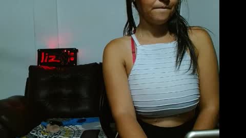 liz_fe online show from February 13, 2025, 11:47 pm