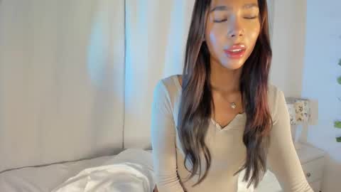 Snapshot of liz_grant chatting on October 17, 2025, 10:56 pm Liz Grant online show from October 17, 2025, 10:56 pm