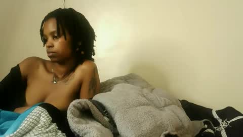 liz_lovie online show from May 10, 2026, 9:53 pm