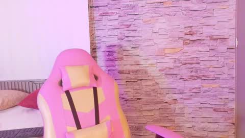 liz_monserrat online show from February 8, 2026, 2:20 pm