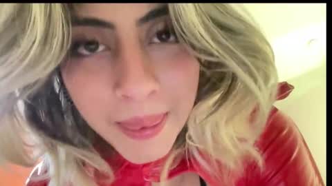 Lizeth online show from November 29, 2025, 4:04 am
