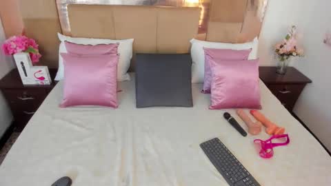 Liz  online show from February 19, 2026, 7:43 pm