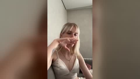Snapshot of lizycrown chatting on August 1, 2026, 7:07 am Lizzy online show from August 1, 2026, 7:07 am
