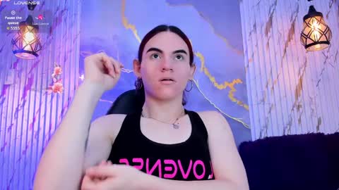 Lizeth  Tatiana Mahecha online show from April 24, 2026, 1:02 pm